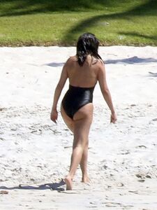 Selena Gomez Sexy One-Piece Swimsuit Paparazzi Set Leaked