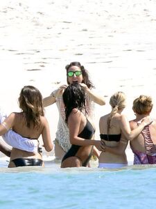 Selena Gomez Sexy One-Piece Swimsuit Paparazzi Set Leaked