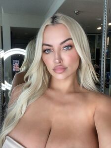 lindseypelas exclusive onlyfans leaked nudes