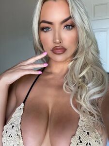Lindsey Pelas latest onlyfans leaked nudes