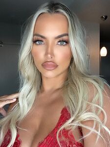 Lindsey Pelas latest onlyfans leaked nudes