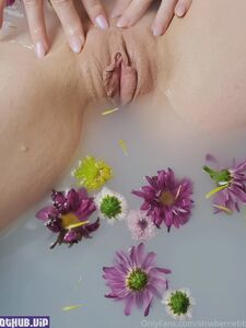 Strwberriebbxxx onlyfans leaks nude photos
