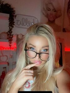 Charlotte parkes Onlyfans Leaks Latest Nude Photos