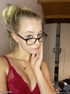 Onlyfans Babe Lena Polanski (littlepolishangel) Nude Leaked