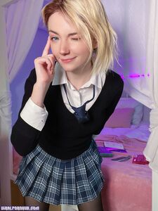 Carrykey – Gwen (91 pictures)