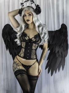 Dark Archangel by Luxlo Cosplay (30 pictures)