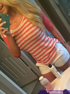 This Enticing Bimbo Xo Gisele Adores Flashing Her Delicious Big Titties