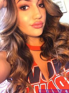 GORGEOUS INDIAN NRI BABE SELFSHOT PICS LEAKED