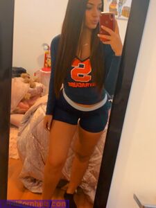 GORGEOUS INDIAN NRI BABE SELFSHOT PICS LEAKED