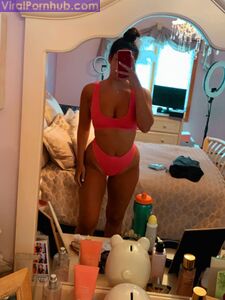 GORGEOUS INDIAN NRI BABE SELFSHOT PICS LEAKED