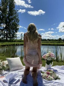 GwenGwiz Nude Onlyfans Picnic Set Leaked