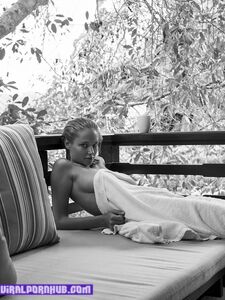 Genevieve Morton Nude Photos Leaked