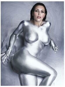 Kim Kardashian Nude Body Paint Outtakes Set Leaked