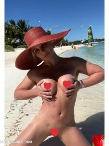 Britney Spears Nude Celebrity Leaked Tits Photos