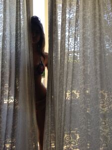 Super Model Emily Ratajkowski Nude Leaks