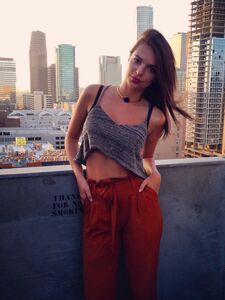 Super Model Emily Ratajkowski Nude Leaks