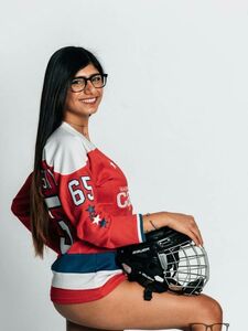 Mia Khalifa Sexy Hockey Jersey Photoshoot Set Leaked