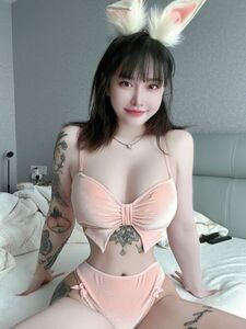 Hitomi Songyuxin Aka Syx_hitomi Nude Boobs And Big Booty Onlyfans Leaks Photos