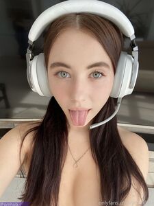 arilaviee Onlyfans Latest Nude Photo Leaks