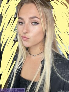Dani Fae aka TheDanii exclusive onlyfans leaked nudes